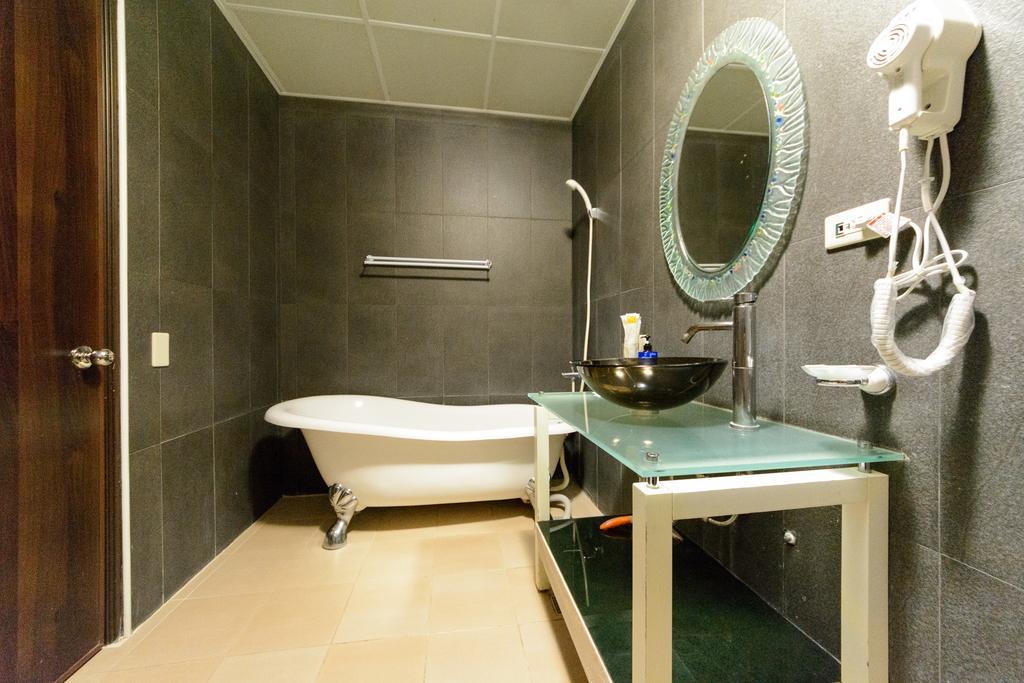 Ferienwohnung Bali House Hualien Exterior foto